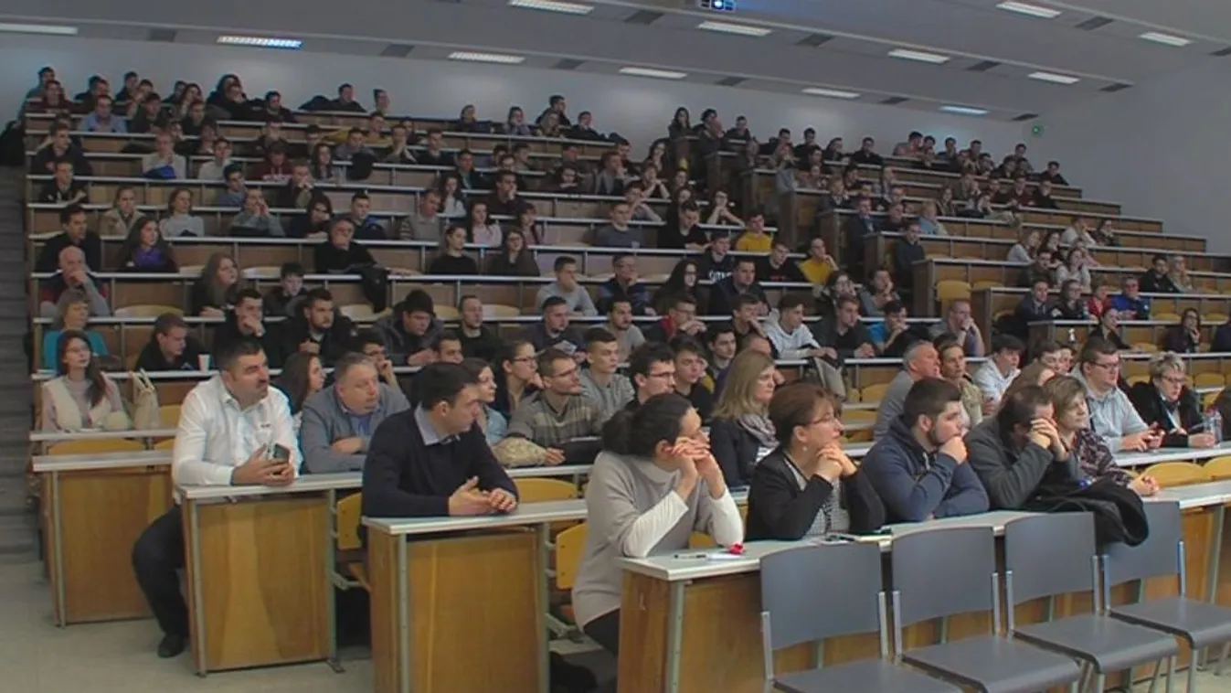 Zsúfolásig megtelt az elődadó, több százan érdeklődtek a képzések iránt