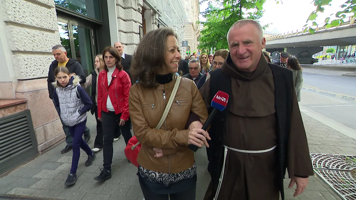 Száz erdélyi zarándok fiatal érkezett Böjte Csabával a pápai szentmisére