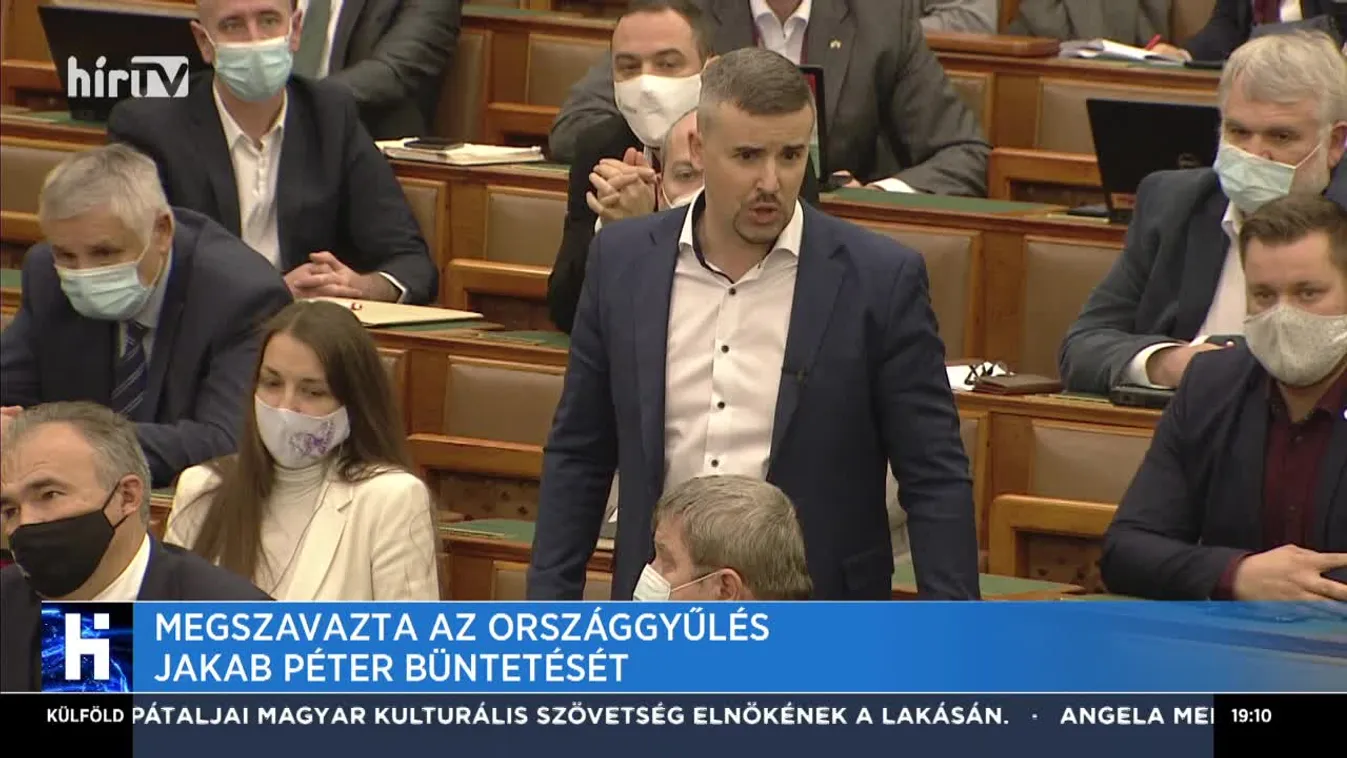Megszavazta az Országgyűlés Jakab Péter büntetését