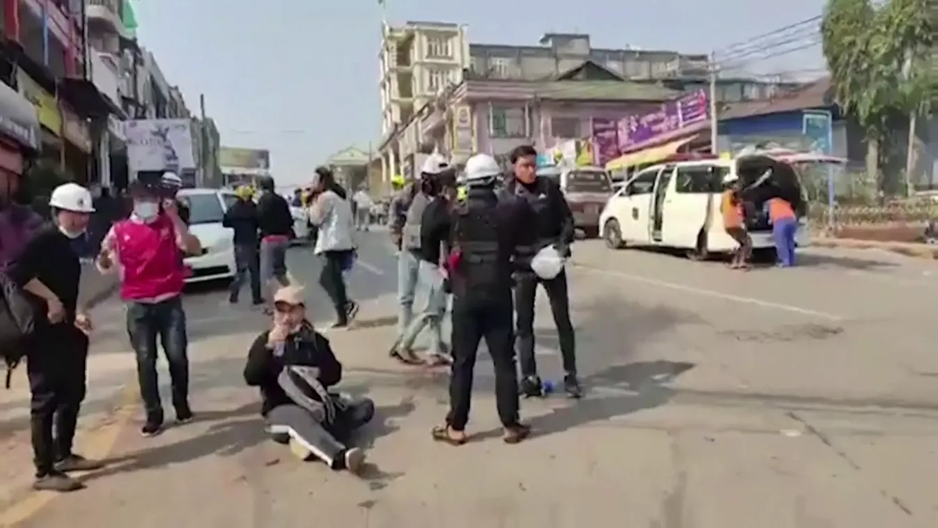 Tizennyolc tüntetőt lőttek agyon a katonák Mianmarban