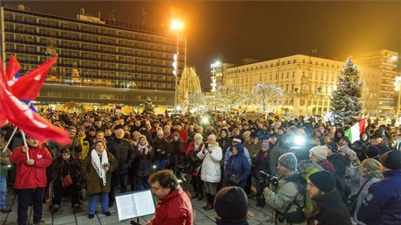 Több vidéki városban is tüntettek a kormány ellen
