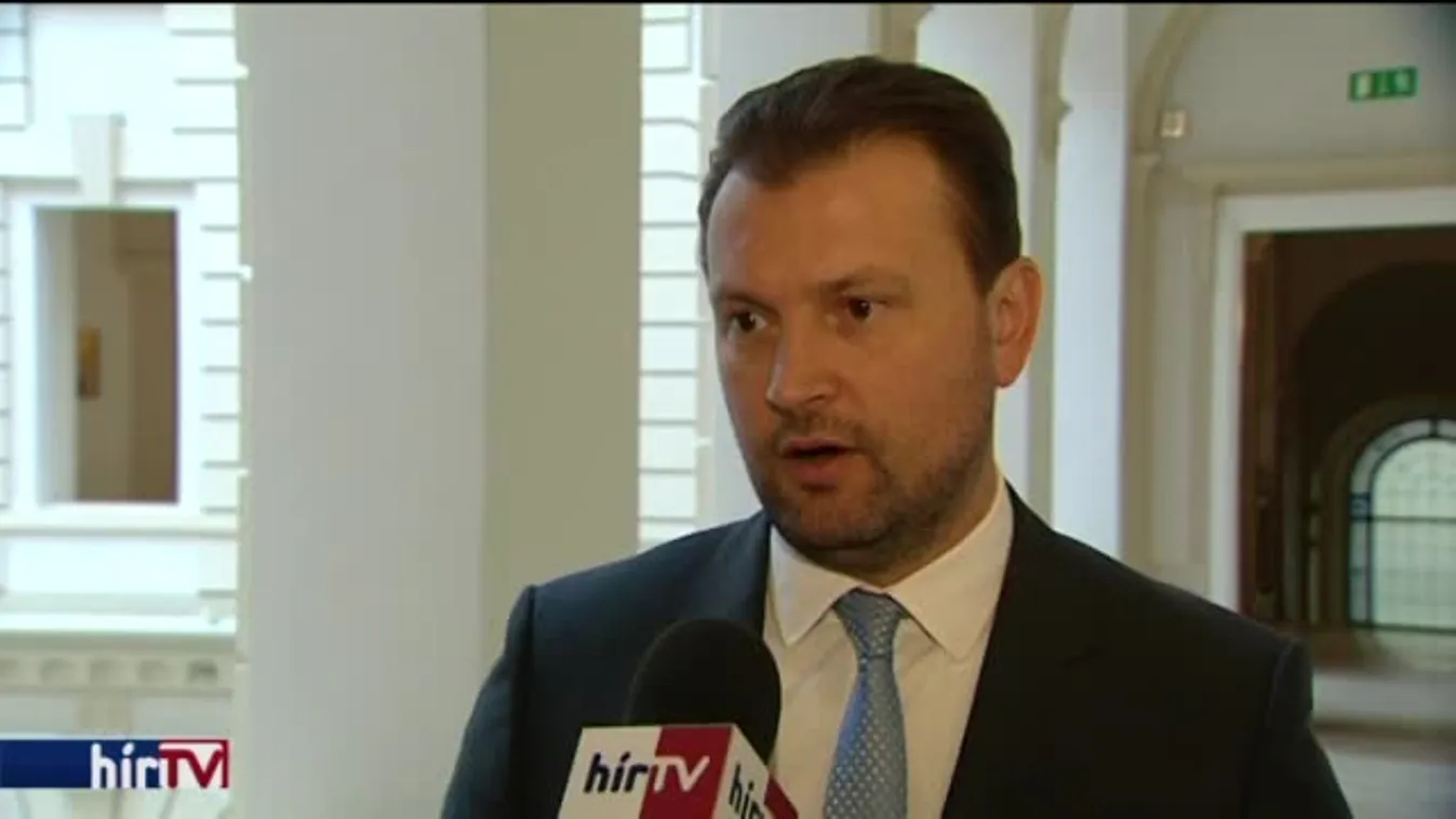 Kérdések a bérunió körül