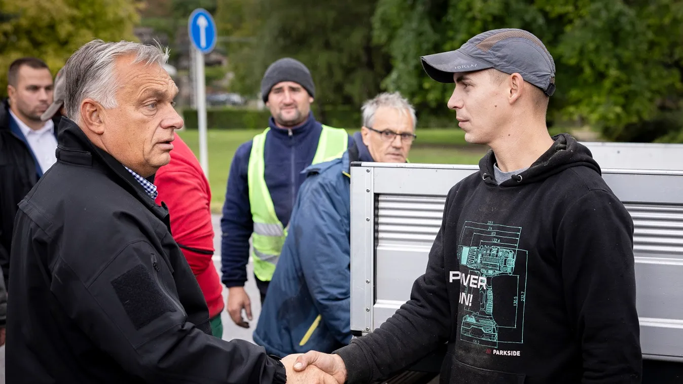 Orbán Viktor visegrádi terepszemlén járt + videó