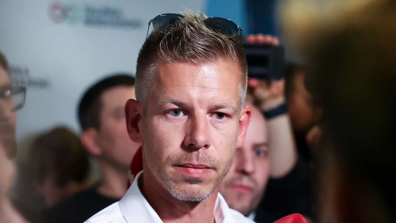 A haverjait juttatta szerződésekhez Magyar Péter a Diákhitel Központ élén