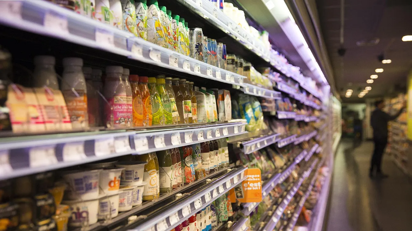 „A társadalom akarata térdre kényszerítette önöket”