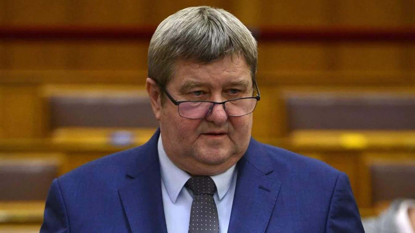 Tállai András: Havonta több milliárd forint adót spórolnak meg a dolgozó nyugdíjasok