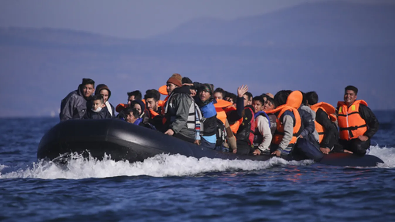 Több tucat illegális bevándorlót tartóztattak fel a La Manche csatornán