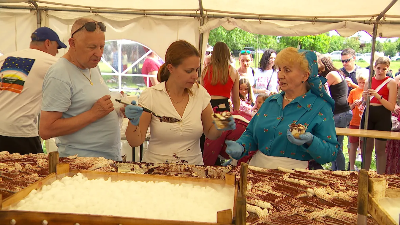 Több mint ötezer adag somlói galuska készült Fóton