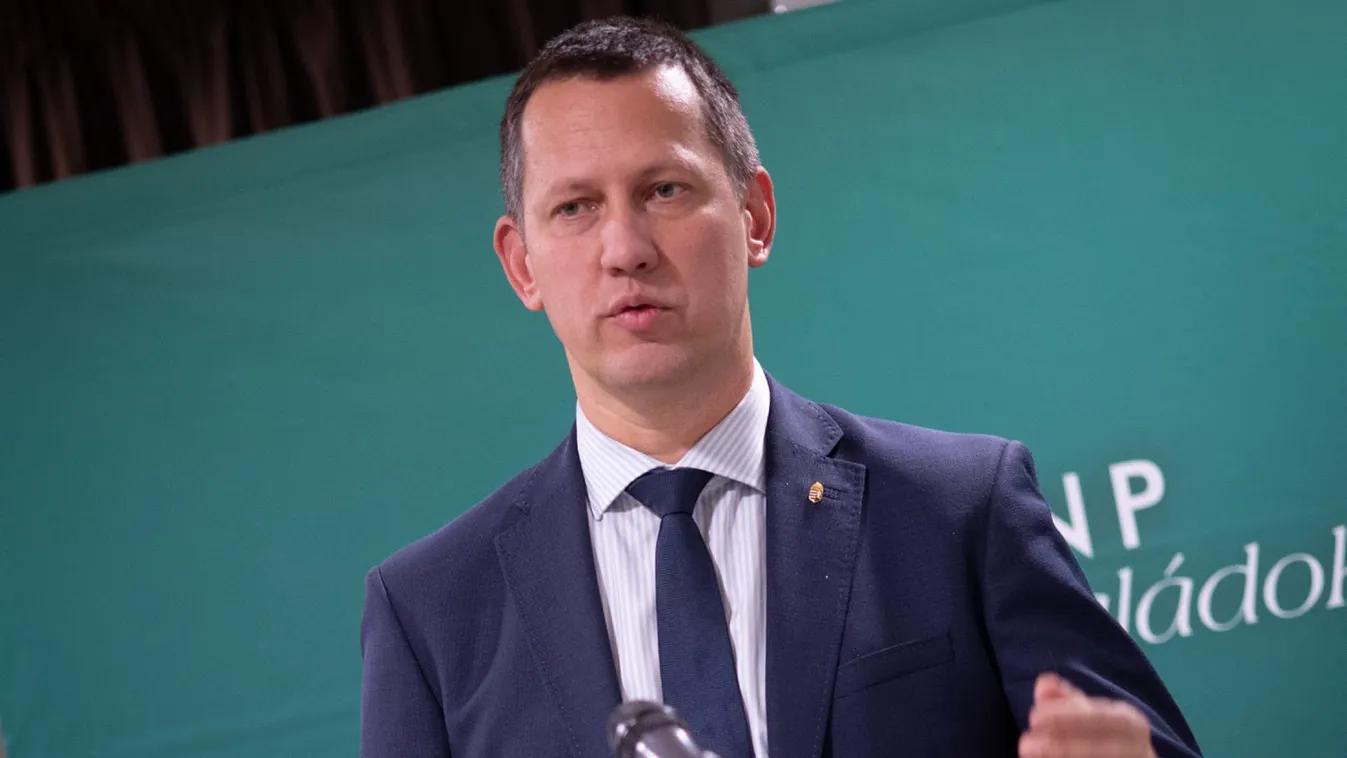 Fülöp Attila: Idén mintegy kétszázezer otthonban jelent segítséget a szociális tűzifaprogram