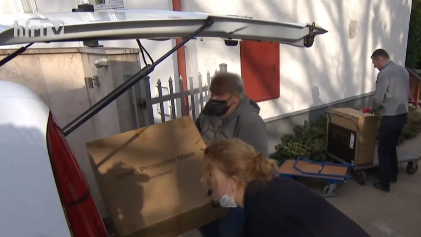 Több mint 300 ezer maszkot ajánlottak fel erdélyi és kárpátaljai rászorulóknak