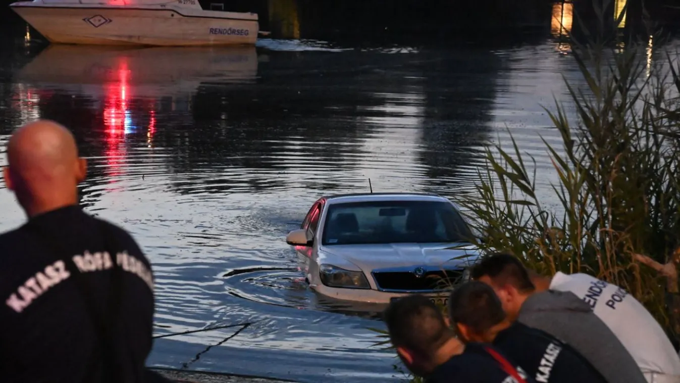 A Dunába hajtott egy autós Budapesten