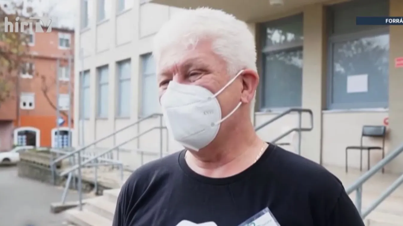 Önkéntesnek állt a helyi oltóponton a budafoki polgármester