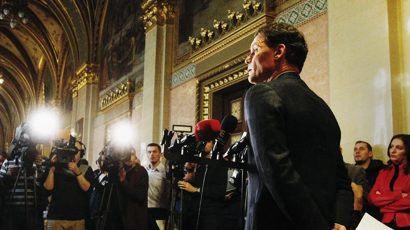 A havi egymillió az új 47 ezer