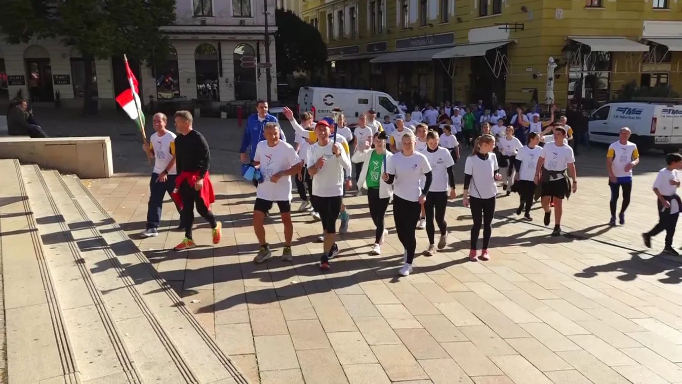 Pécsett zárult az egész Földet megmozgató békefutás + videó