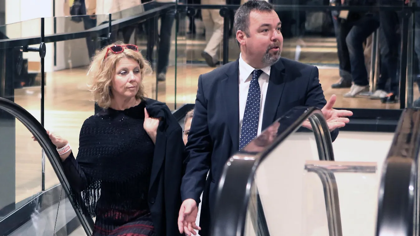 Ismét uniós pénzhez jutott L. Simon felesége