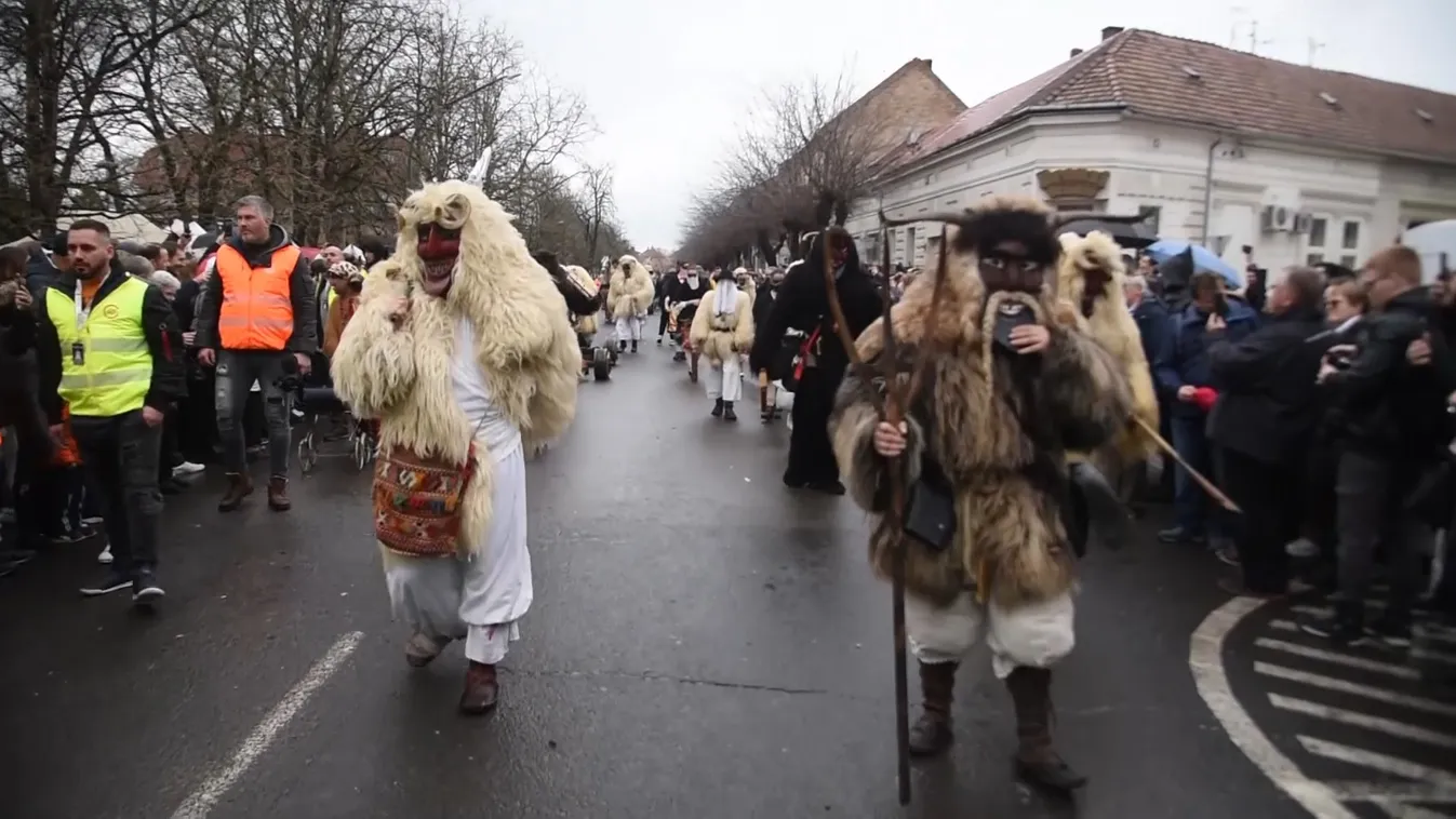2500-an űzték el a telet Mohácson + videó
