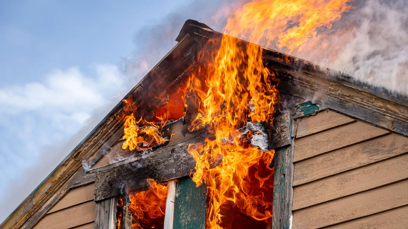 Lakástűzben meghalt egy idős nő Szekszárdon