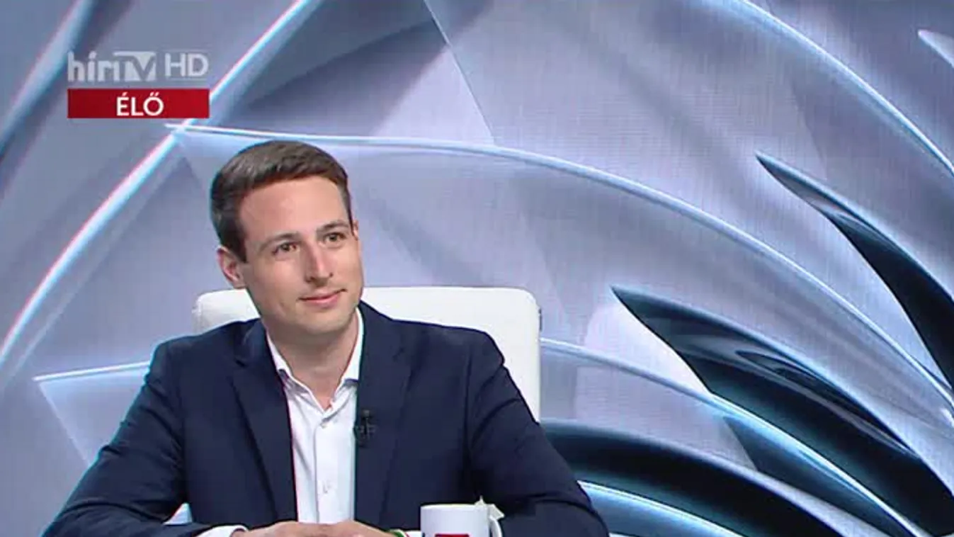 Milliókat szavazott meg a baloldali önkormányzat a cégvezetőknek