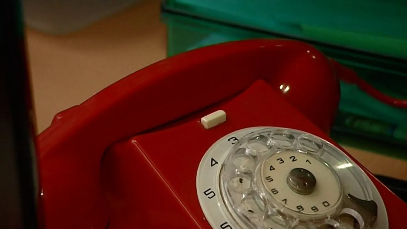 Újra megcsörrenhet a vörös telefon – Lapzárta