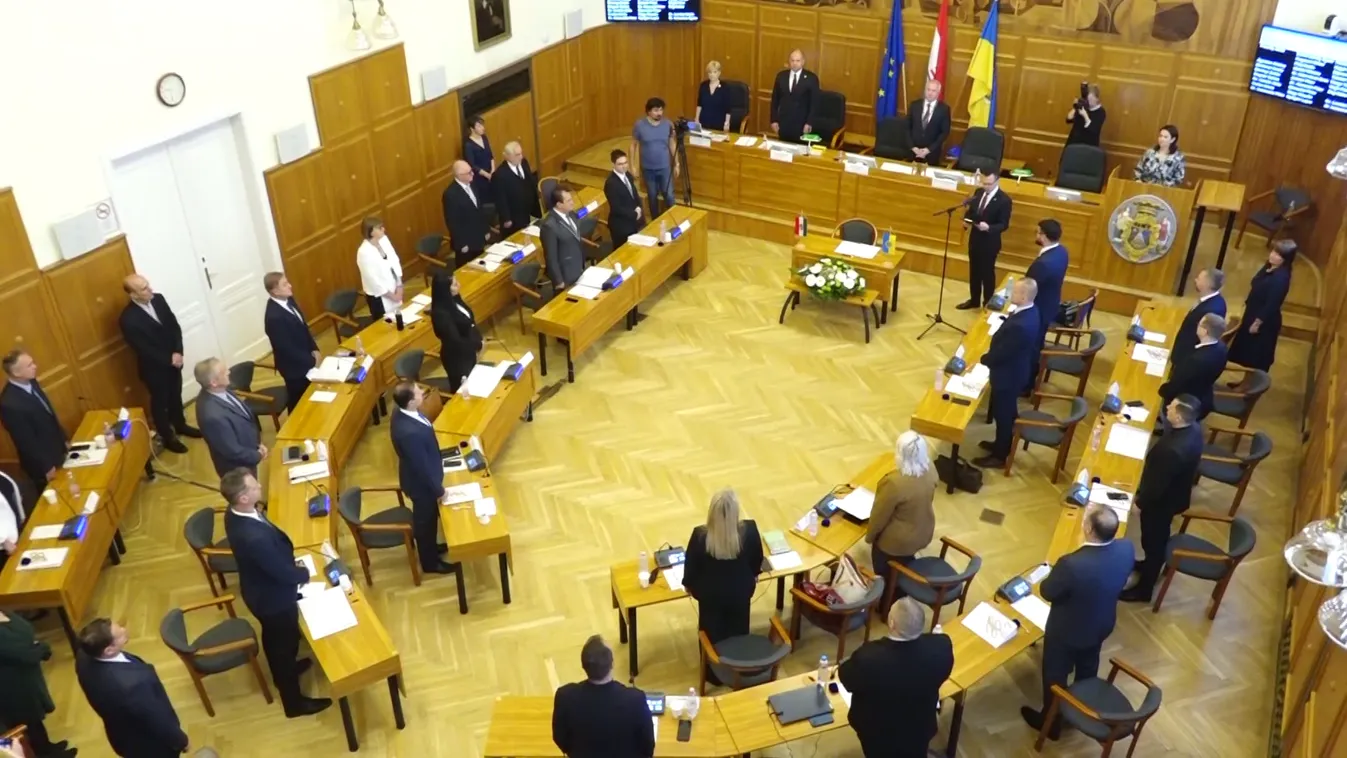 Már az alakuló ülésen döntésképtelen volt Pécs új közgyűlése + videó