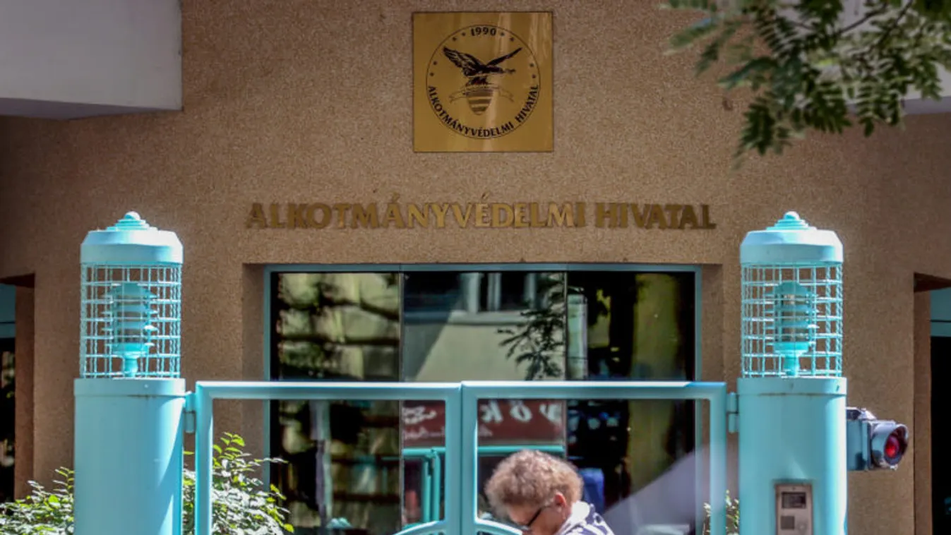 A szír ENSZ-diplomata hamis adatok alapján hozta volna rokonait az unióba