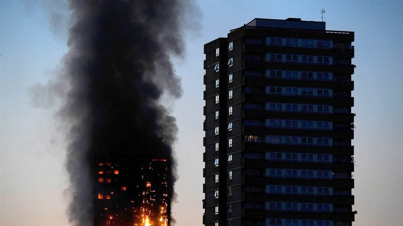 Emberek ugráltak ki az ablakon