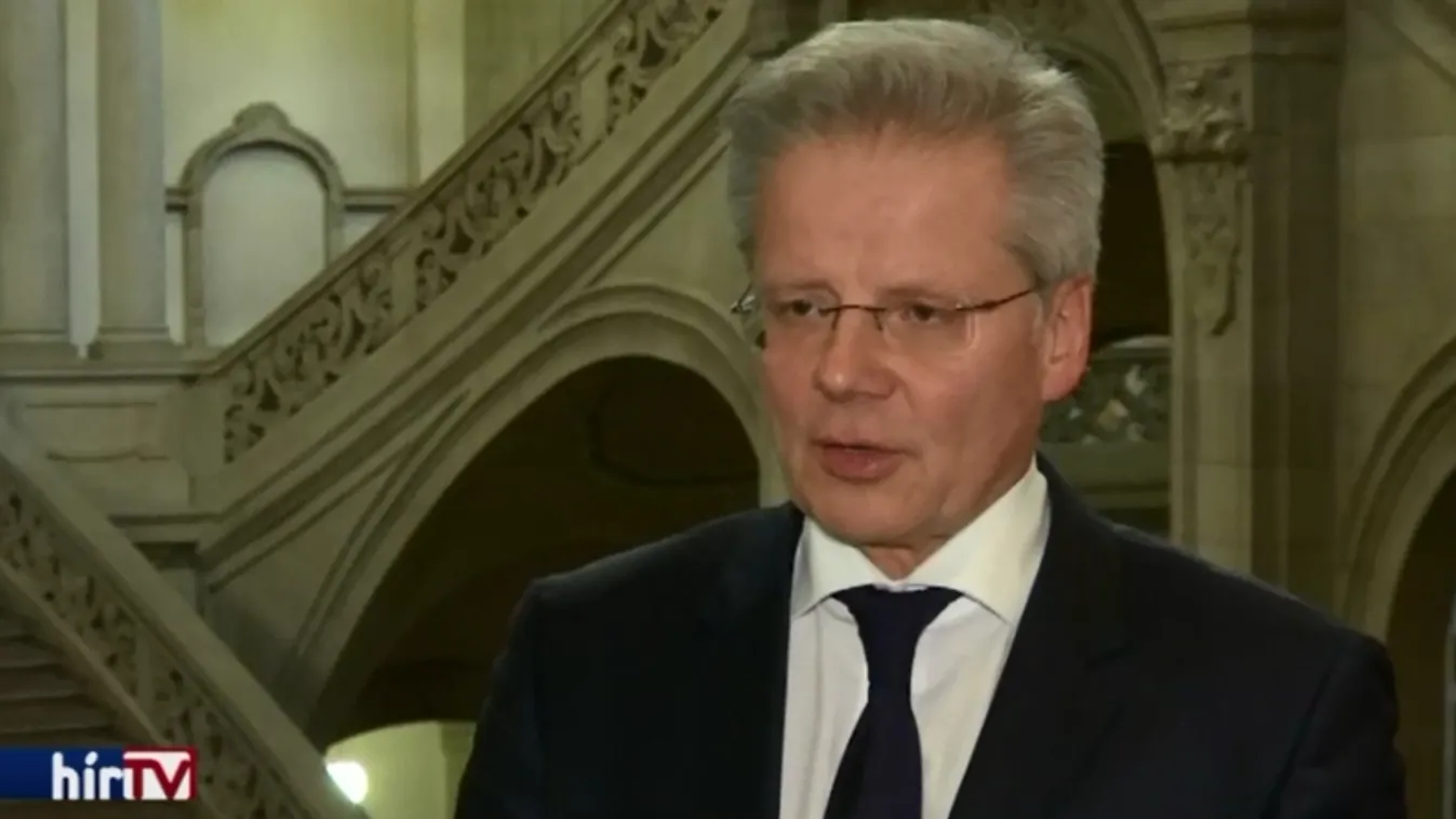 Lőszer a karácsonyi vásáron, őrizetbevételek