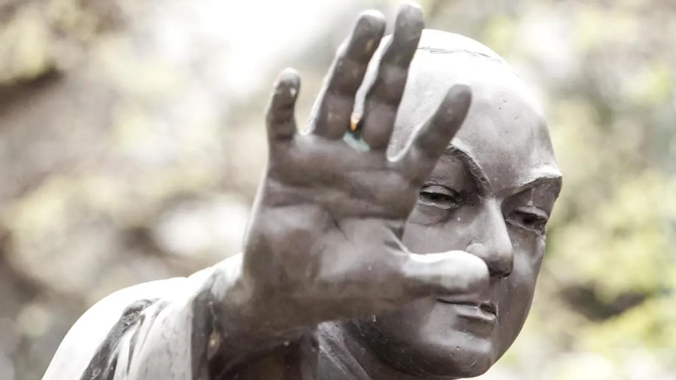 Eltemetése a székesegyházban közegészségügyi szempontból nem kívánatos