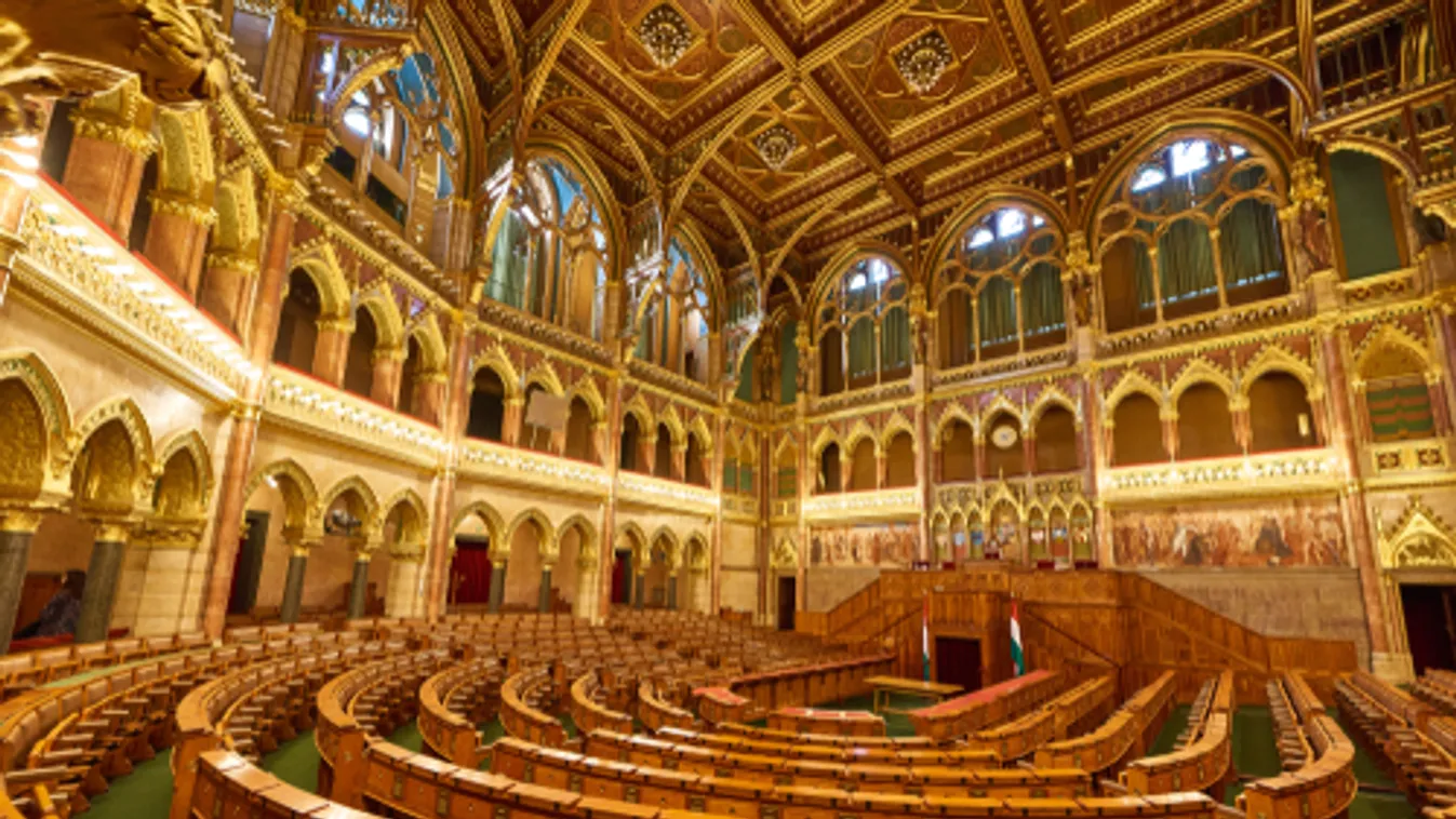 Kéthetes ülést tart a parlament szerdától