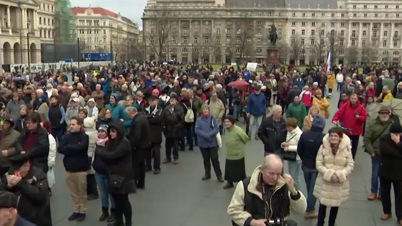 Álhír, hogy a balodali tüntetők megtelítették a Kossuth teret