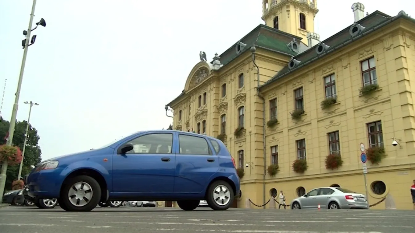 Felfüggesztett kaptak Botka munkatársai a parkolóperben