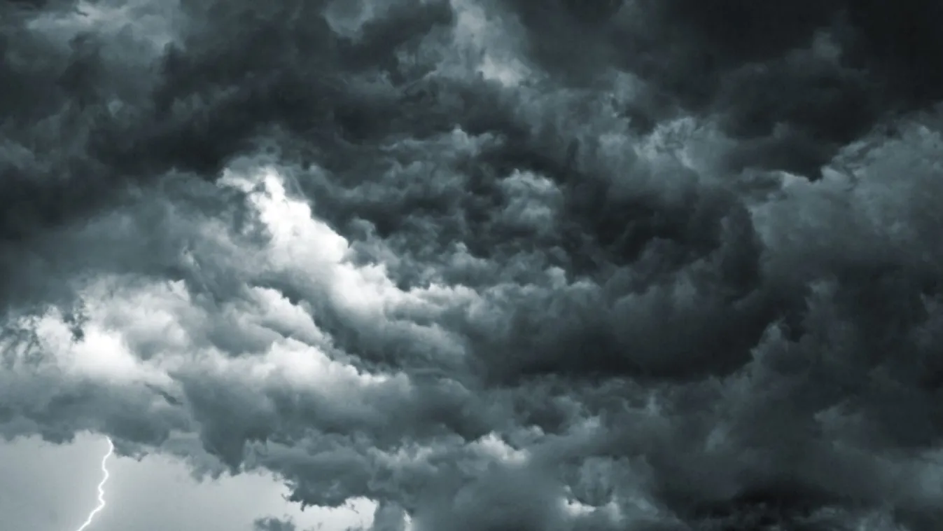 Viharos szél, zivatar és méteres hullámok – jön a hidegfront