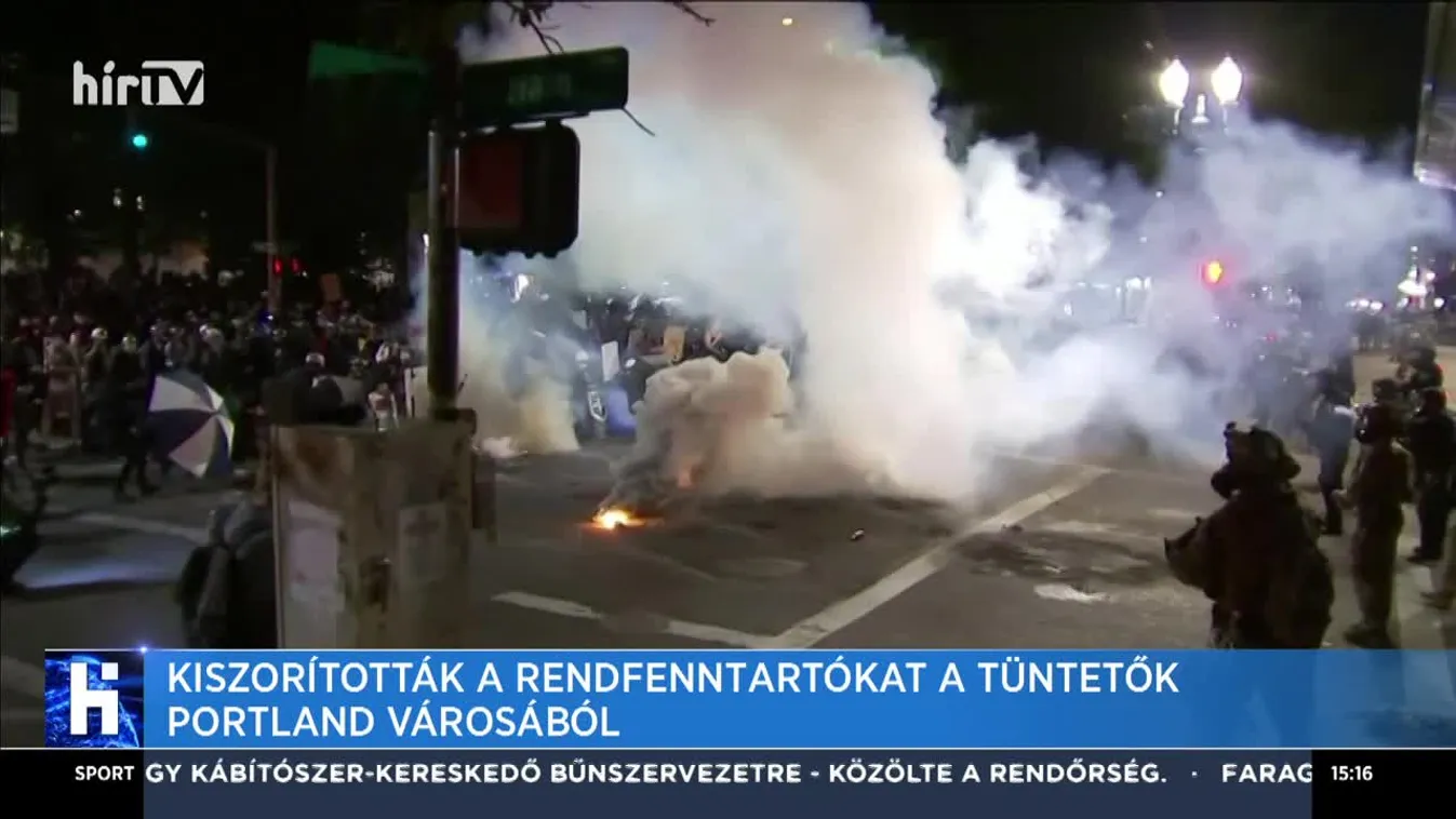 Kiszorították a rendfenntartókat a tüntetők Portland városából