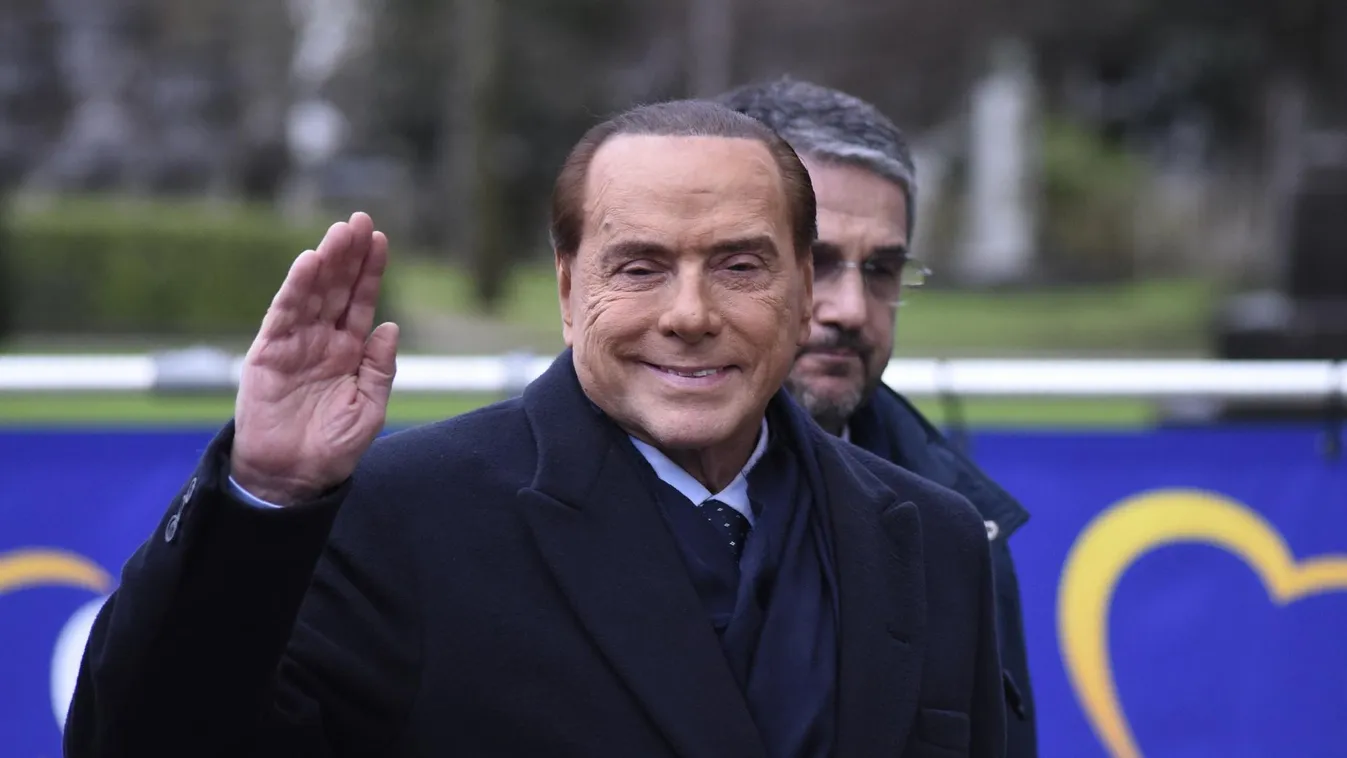 Berlusconi kapaszkodik a kormányalakításba