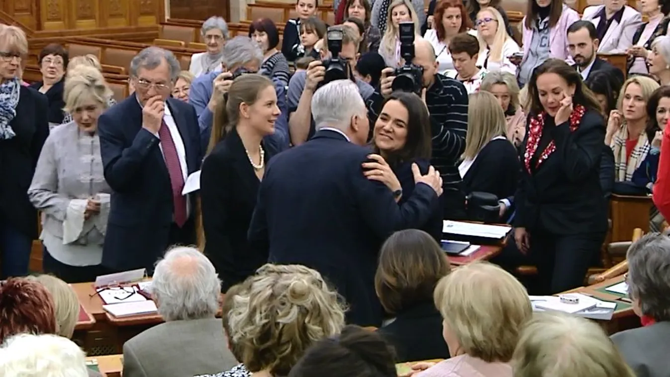 „Örüljünk, hogy egyáltalán még lehet nőnap”