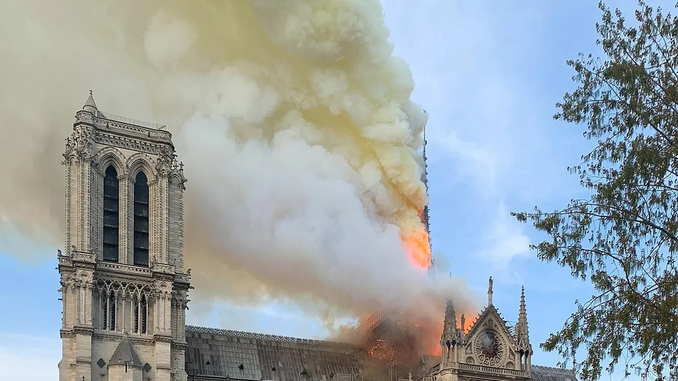 Harangozással emlékeznek meg a tűzvész egyéves évfordulójáról