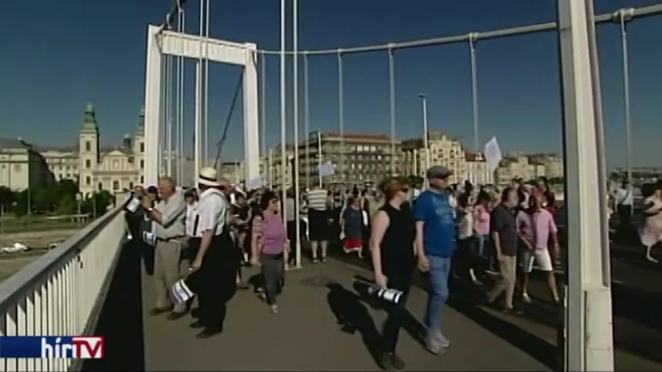 Székhelyi: Szembesíteni kell magunkat a múltunkkal