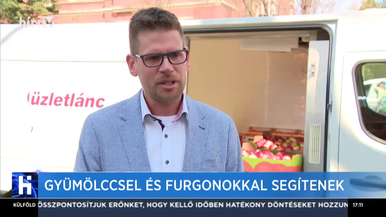 Gyümölccsel és furgonokkal segítenek