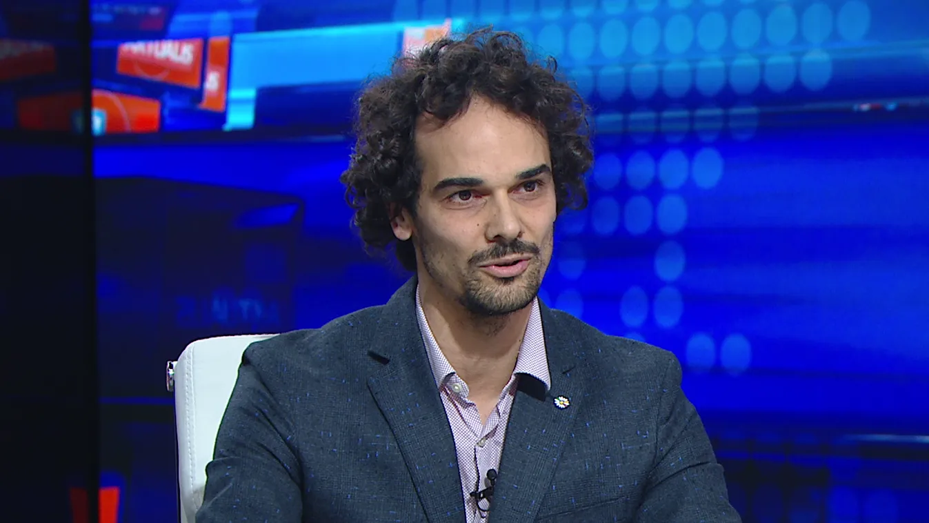 A tanárok mellett a szülők is tartottak akciókat