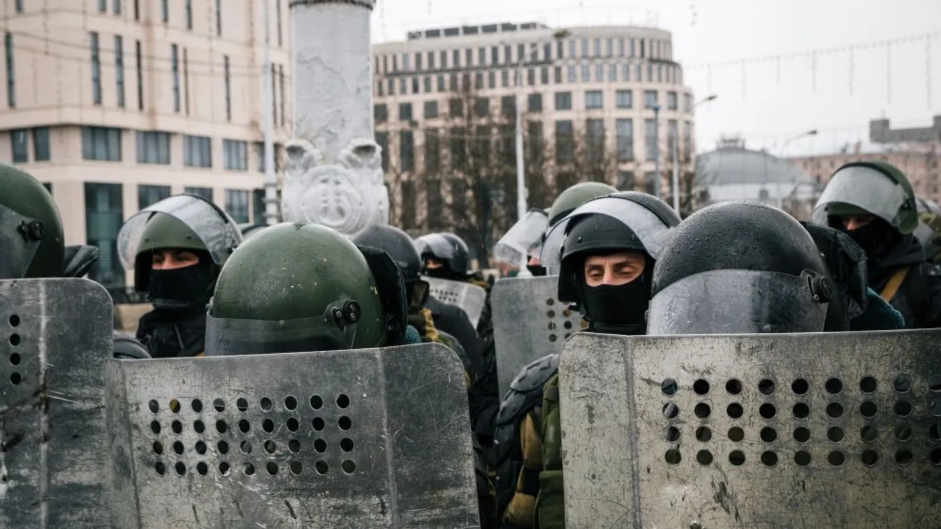 Megerősítették az állami média épületének védelmét Minszkben