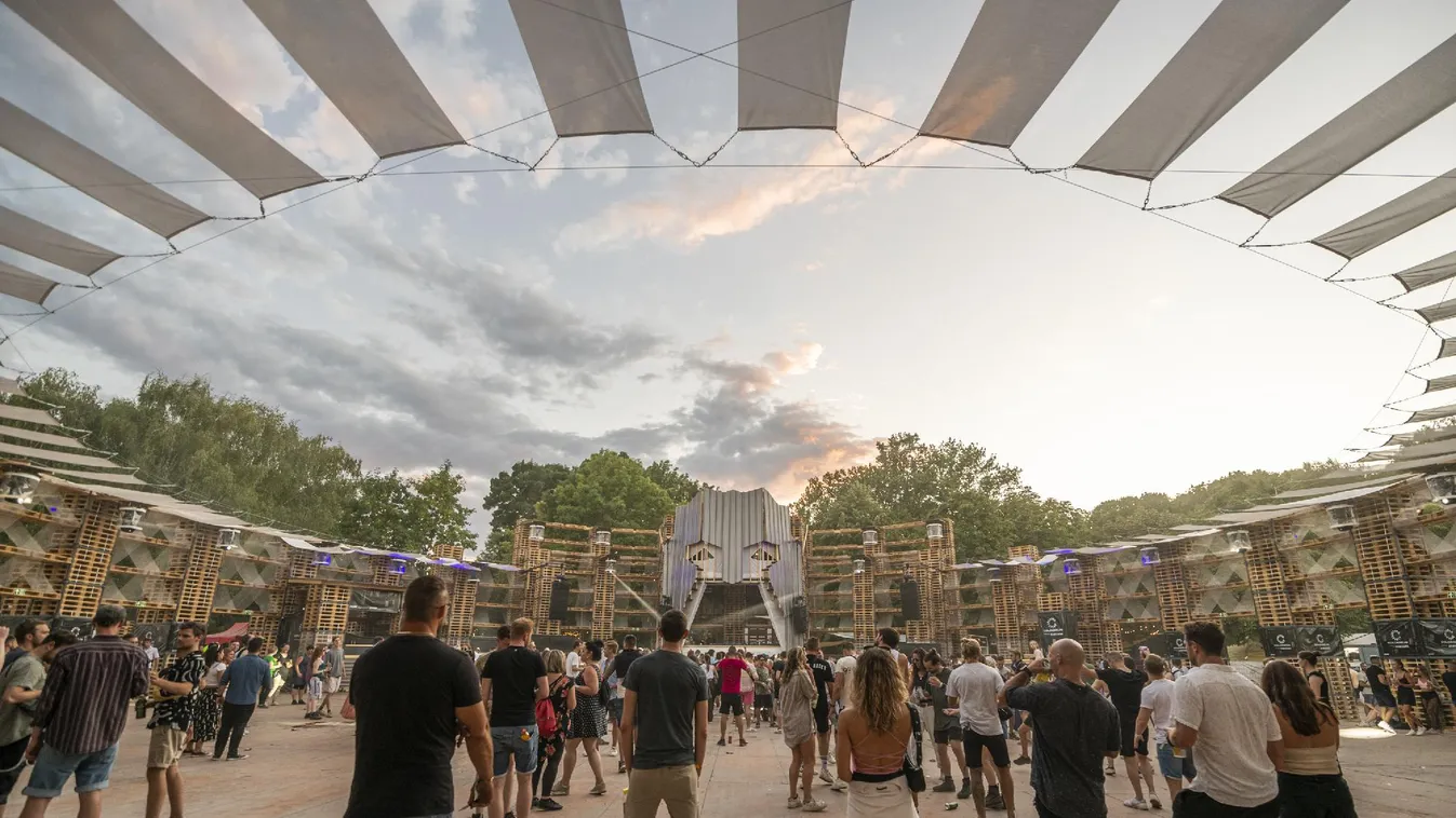 Teljes a Colosseum nemzetközi sztársora