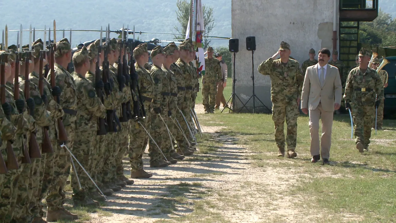 Szomódra látogatott Áder János