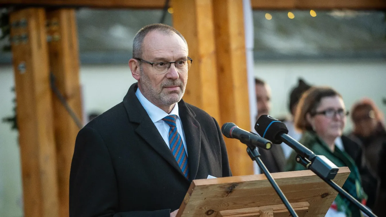 Zsigó Róbert: Januártól 3,2 százalékkal emelkedtek a nyugdíjak  + videó