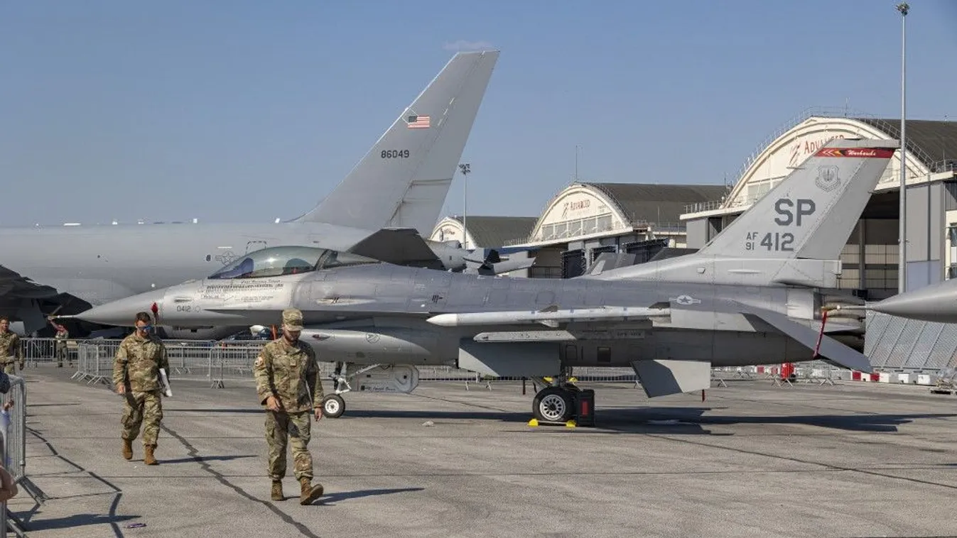 Egy még megfejtésre váró mondattal reagált a Zelenszkij által leváltott légierő parancsnok