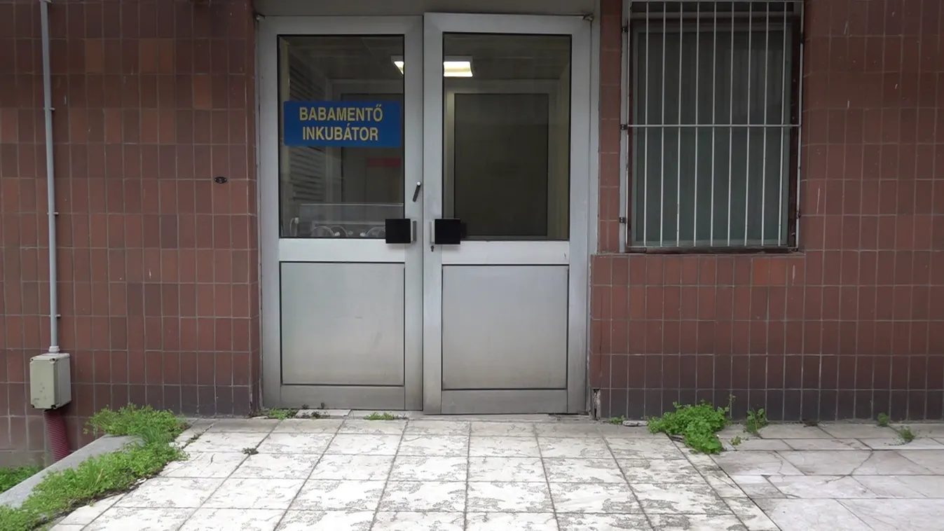 A hétvégén ismét megszólalt a szolnoki Hetényi Géza Kórház babamentő inkubátorának jelzőcsengője + videó
