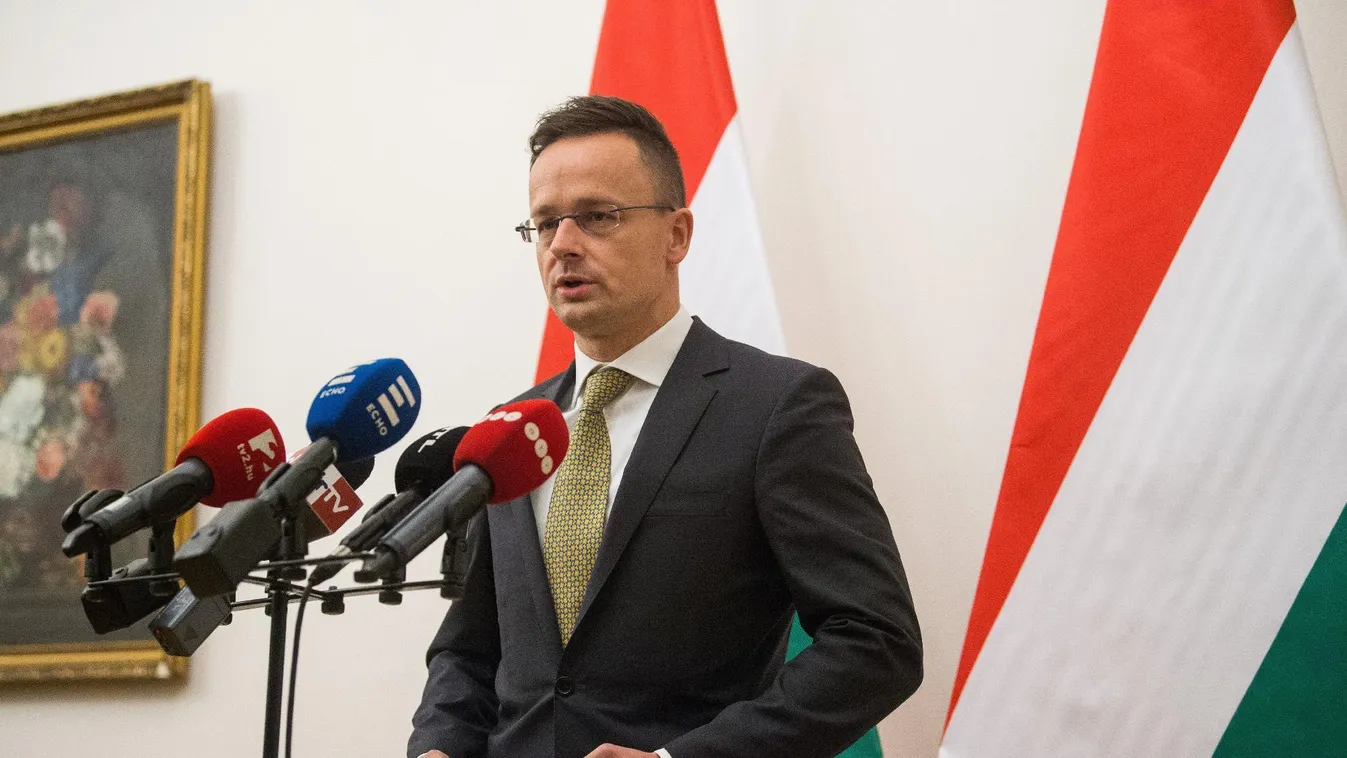 Szijjártó: Kiállunk Ukrajna területi integritása és szuverenitása mellett