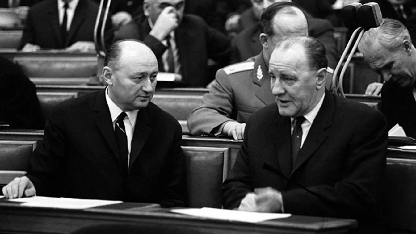 Feltámasztott légió – Ősök tere