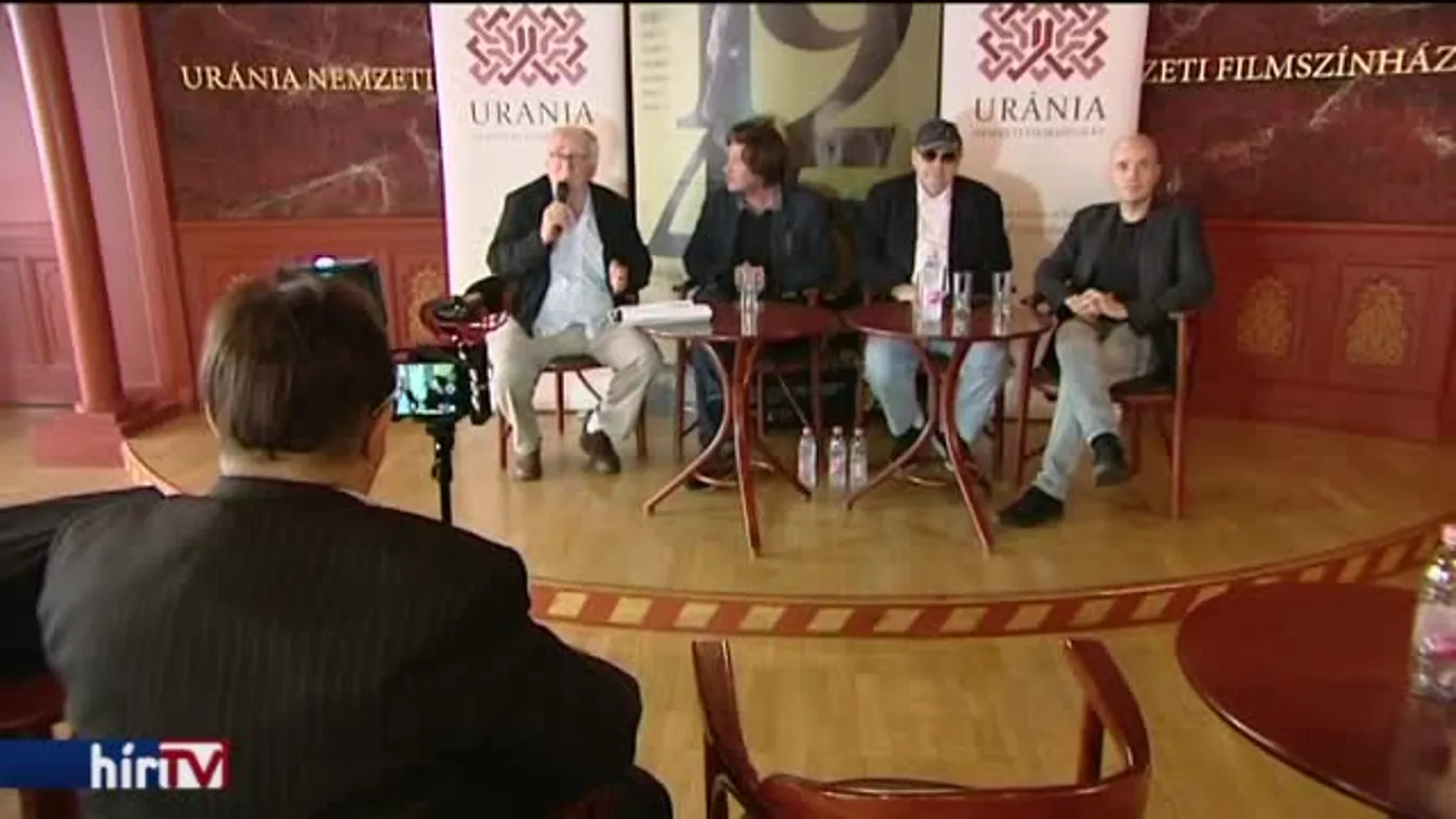 Jótékonysági filmvetítésre várják a politikusokat