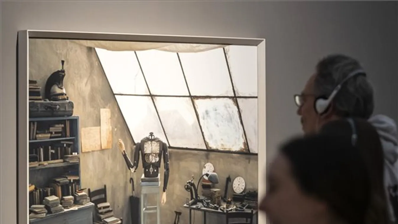 Paolo Ventura fotókiállításával kezdődik a fesztivál a Műcsarnokban