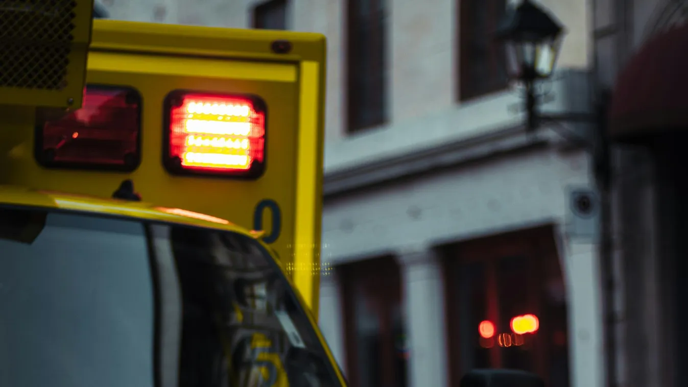 Migránsokkal teli furgon szenvedett balesetet Horvátországban, sérültek